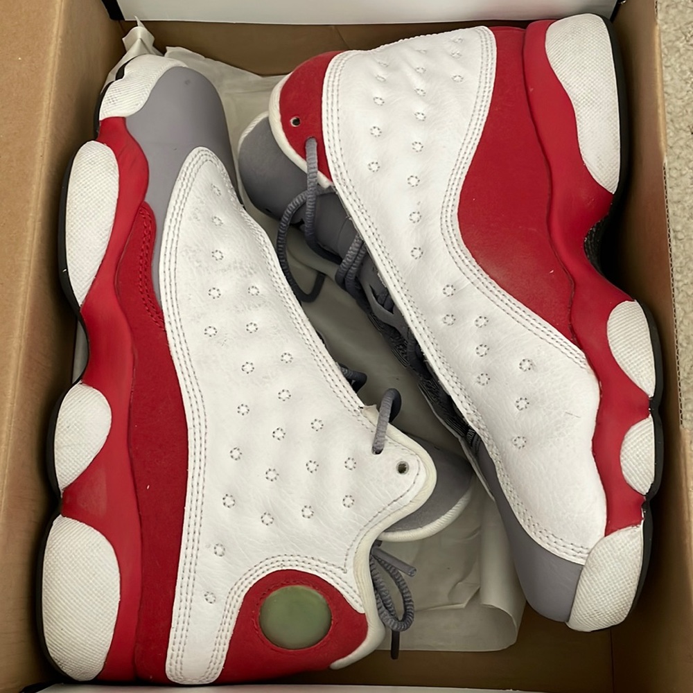 Air Jordan 13 Retro White Red Size 4Y (5.5 in women’s)